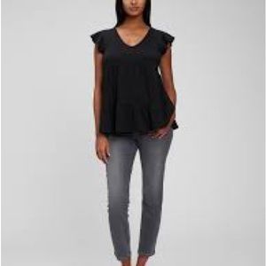 4/25$ Gap women’s maternity flutter sleeve top- black- small